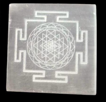 Selenite Plate – Crystal Charging & Cleansing