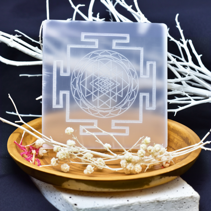 Selenite Plate – Crystal Charging & Cleansing
